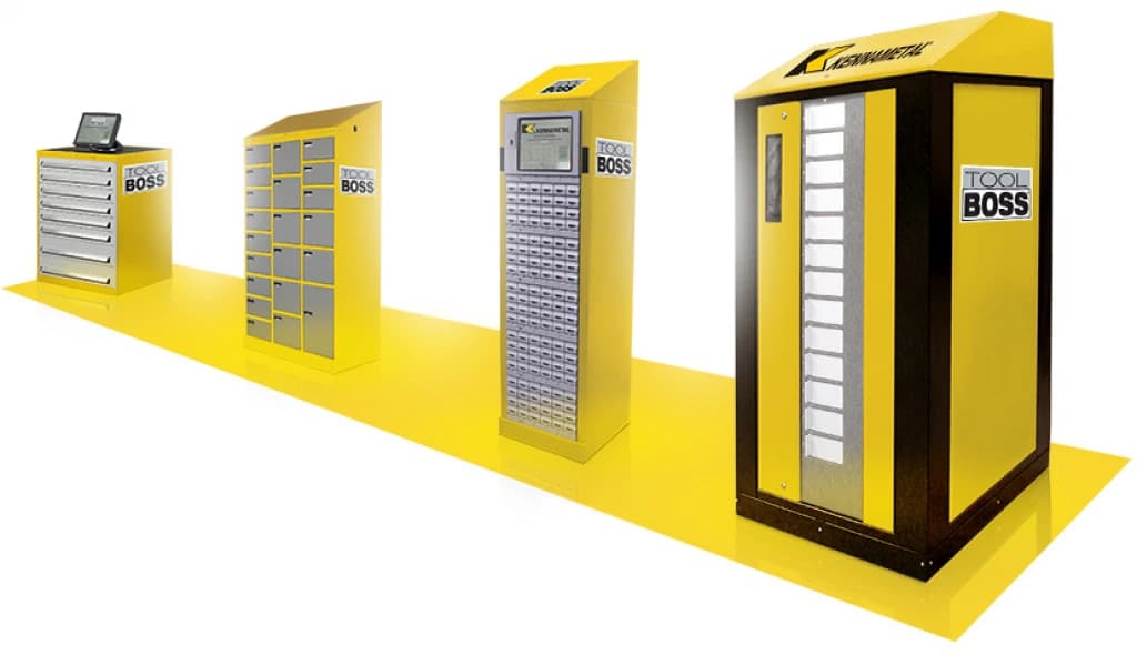 Štyri rôzne modely priemyselných výdajných automatov ToolBOSS usporiadané v rade na žltom podklade, určené pre automatizovanú logistiku náradia.